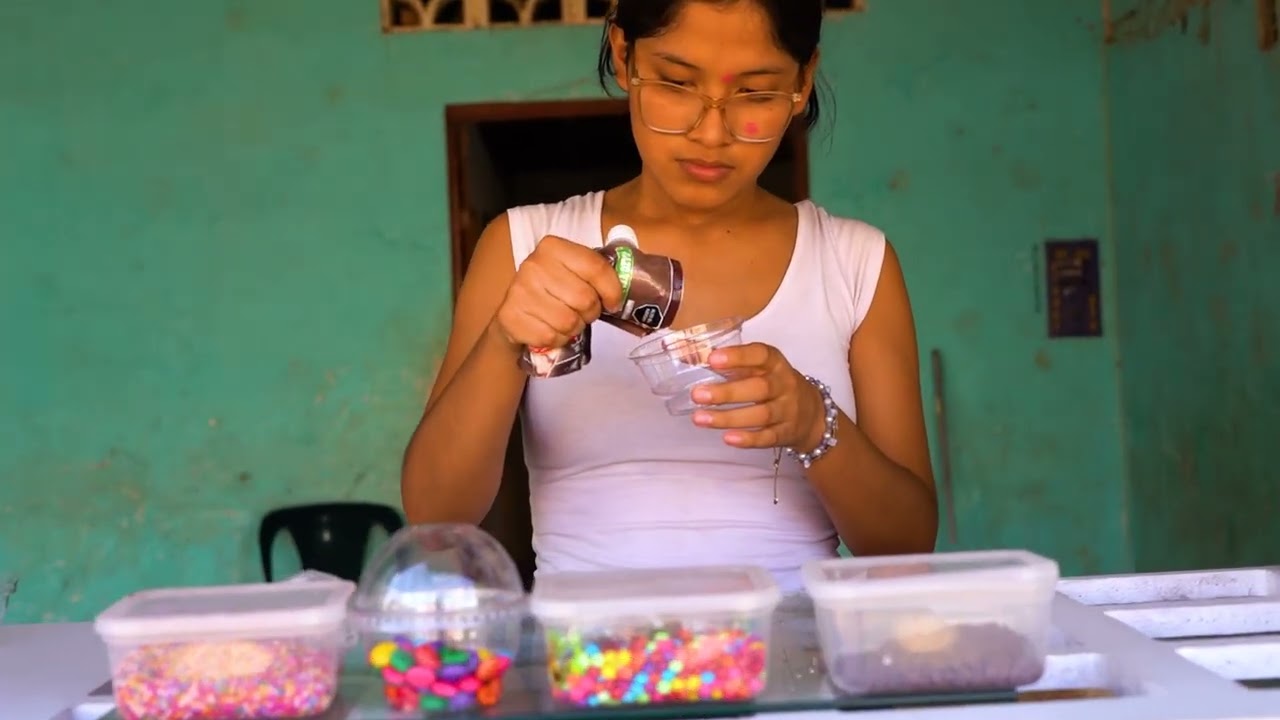 Rosita Fresitas: La joven de 18 años que conquista Loreto con su emprendimiento 🍓✨