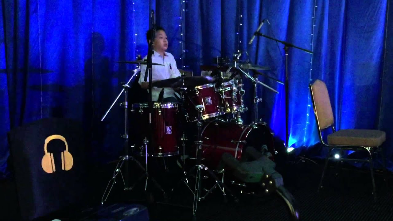Fanuel playing for TIS christmas celebration at GBI MOI