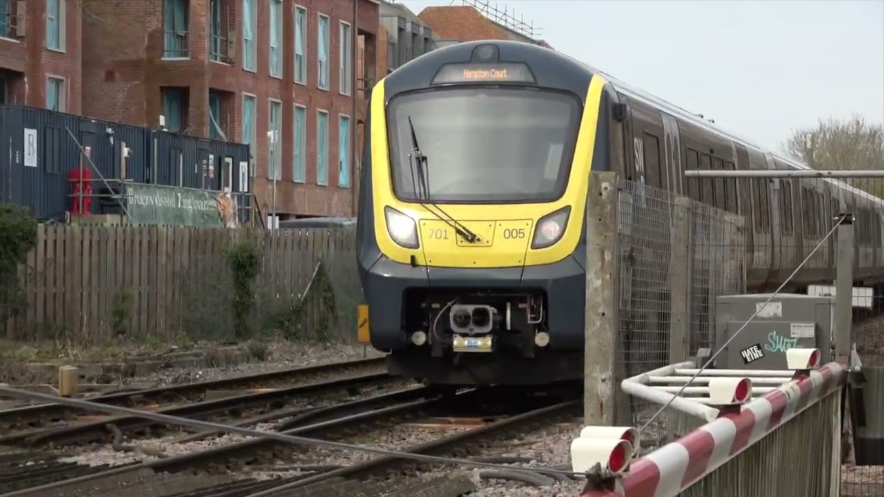 Hampton Court Level Crossing