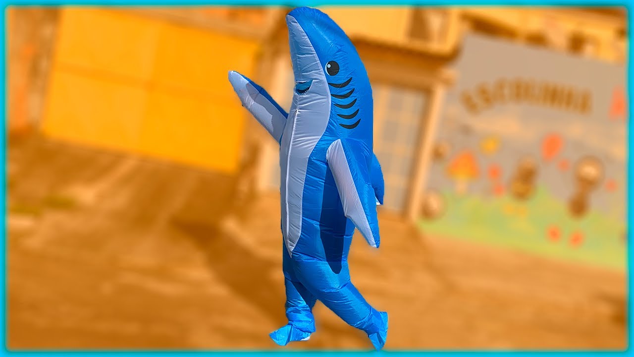 COMPREI UMA FANTASIA DE TUBARÃO