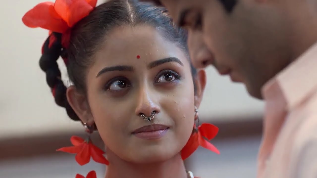 Parineeta - মালতীর সাহস বাড়িয়ে দিল রুক্মিনী !