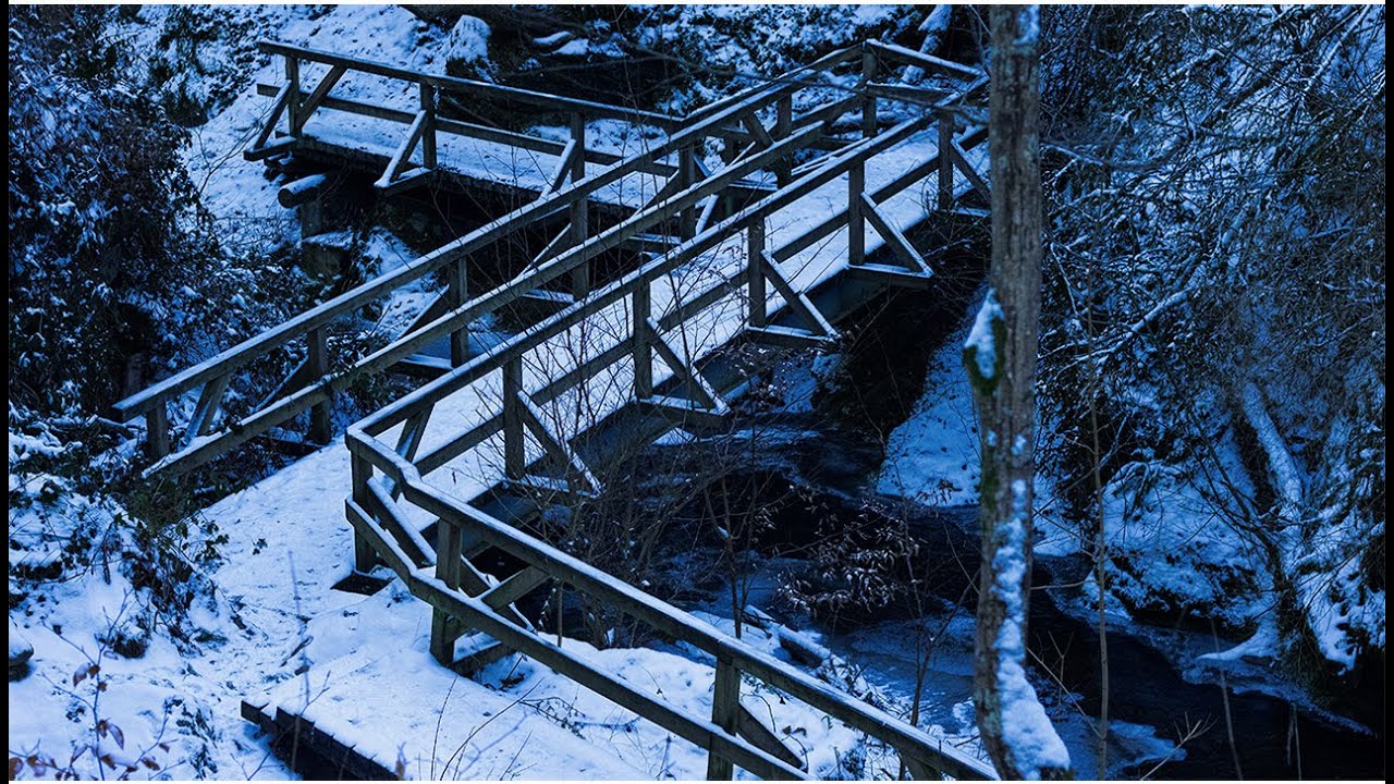 Ehrbachklamm im Winter Wandern zum Wasserfall am Abend | Wandern und Fotografieren