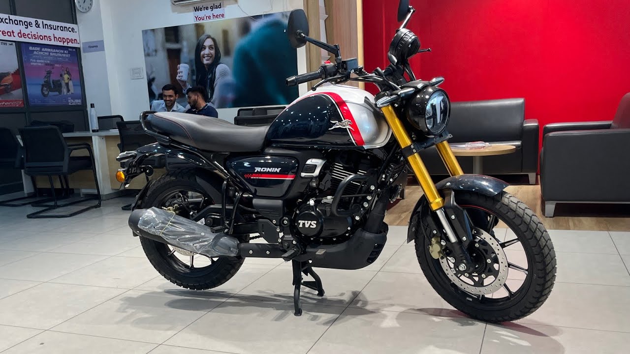 2025 TVS Ronin 225 Glacier Silver Walkaround 🥳 | Price | Features | Chassis Number 9