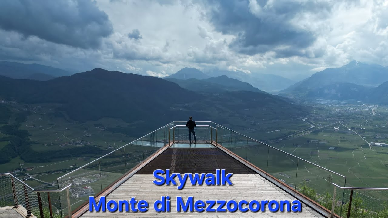 Skywalk. Monte di Mezzocorona. Italia (Смотровая площадка над местечком Меццокорона)