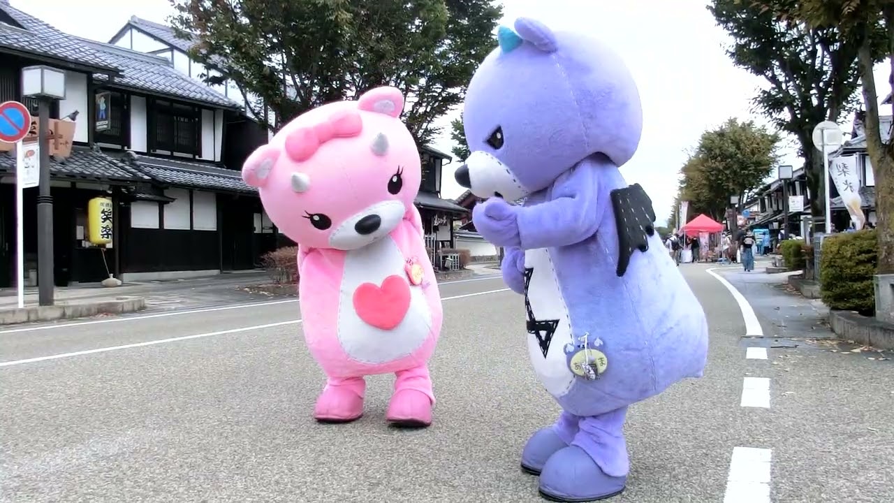 ご当地キャラ博2025 会場のBGMで流れていた『AKKUMA★TIME 6:66』で踊る双熊