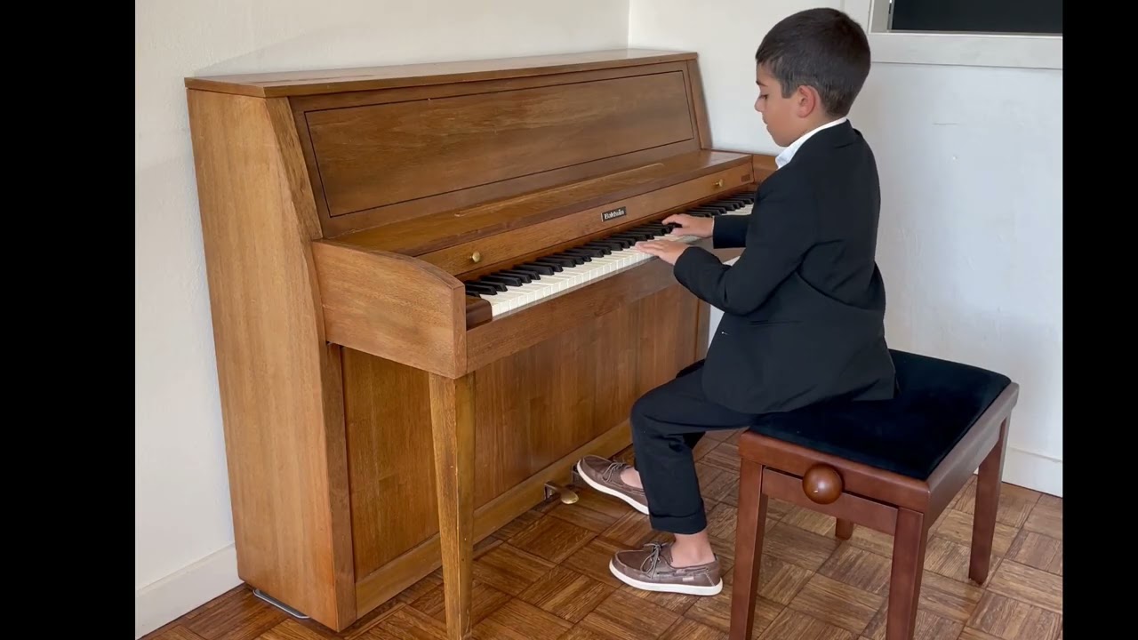 Albert Pieczonka - Tarantella in A Minor performed by 8 year old Andranik Khachatryan