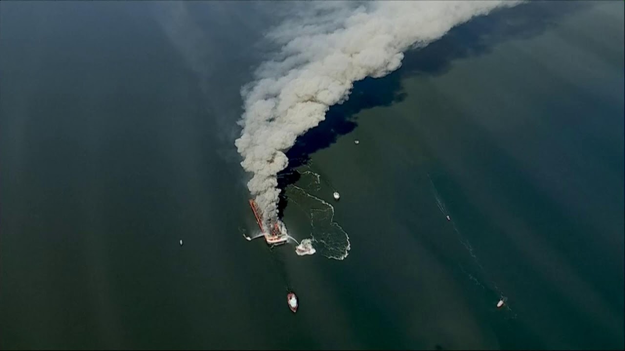 WATCH: Live of a scrap metal barge on fire on the Delaware River in the U.S.
