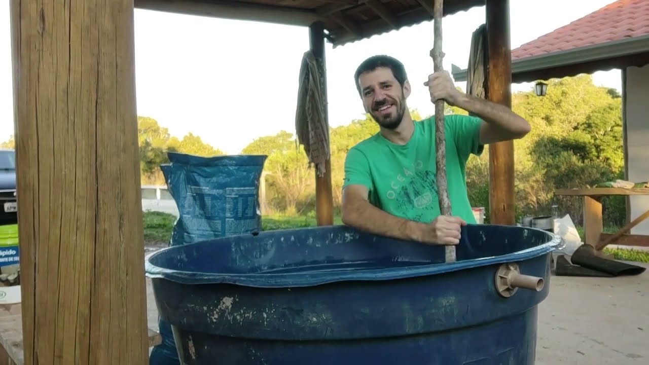 Como Fazer Adubo L&iacute;quido Org&acirc;nico Potente e Simples Com Apenas Dois Ingredientes