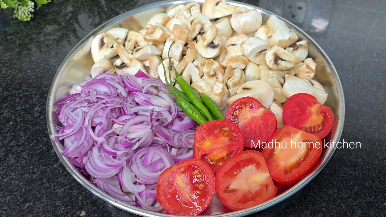 सिर्फ एकबार मशरूम मेरे अनोखे तरीके से बनाकर देखिए स्वाद नही भूलेंगे/Mushroom Recipe/Kadhai Mushroom 