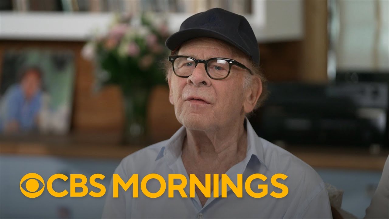 Music icon Art Garfunkel speaks about his decades-long experience with psoriasis