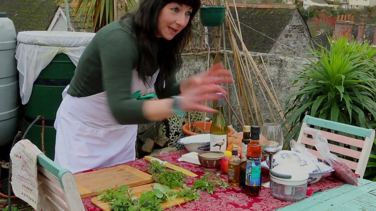 Virtual Foraging - Eating A Wild Garden [Series 2, Episode 4]