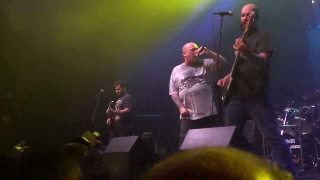 MATA RATOS - Leis de Merda (live LAV)