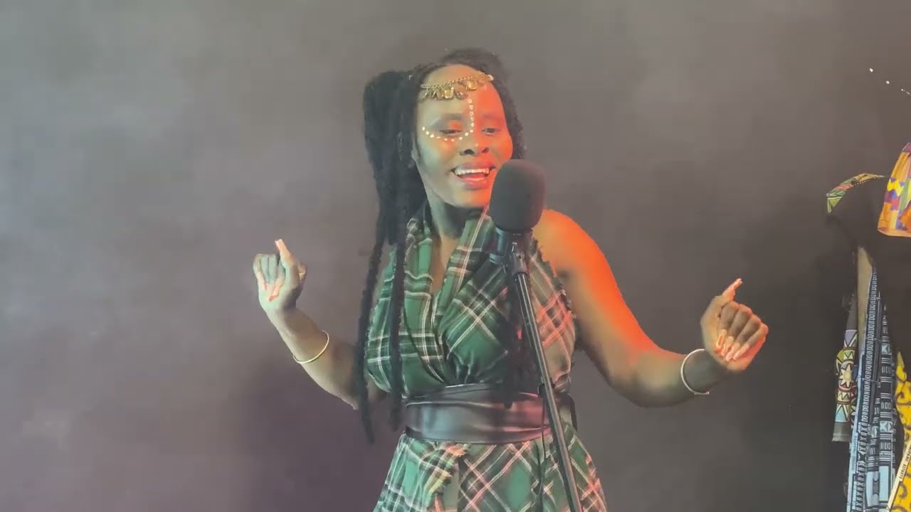 Foliswa, Mduduzi Ncube & Musiholiq  (Kwanele) Live performance