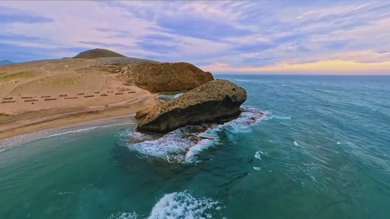 Cabo de Gata.  Video en 8K Playa del  M&oacute;nsul Almer&iacute;a  Espa&ntilde;a 