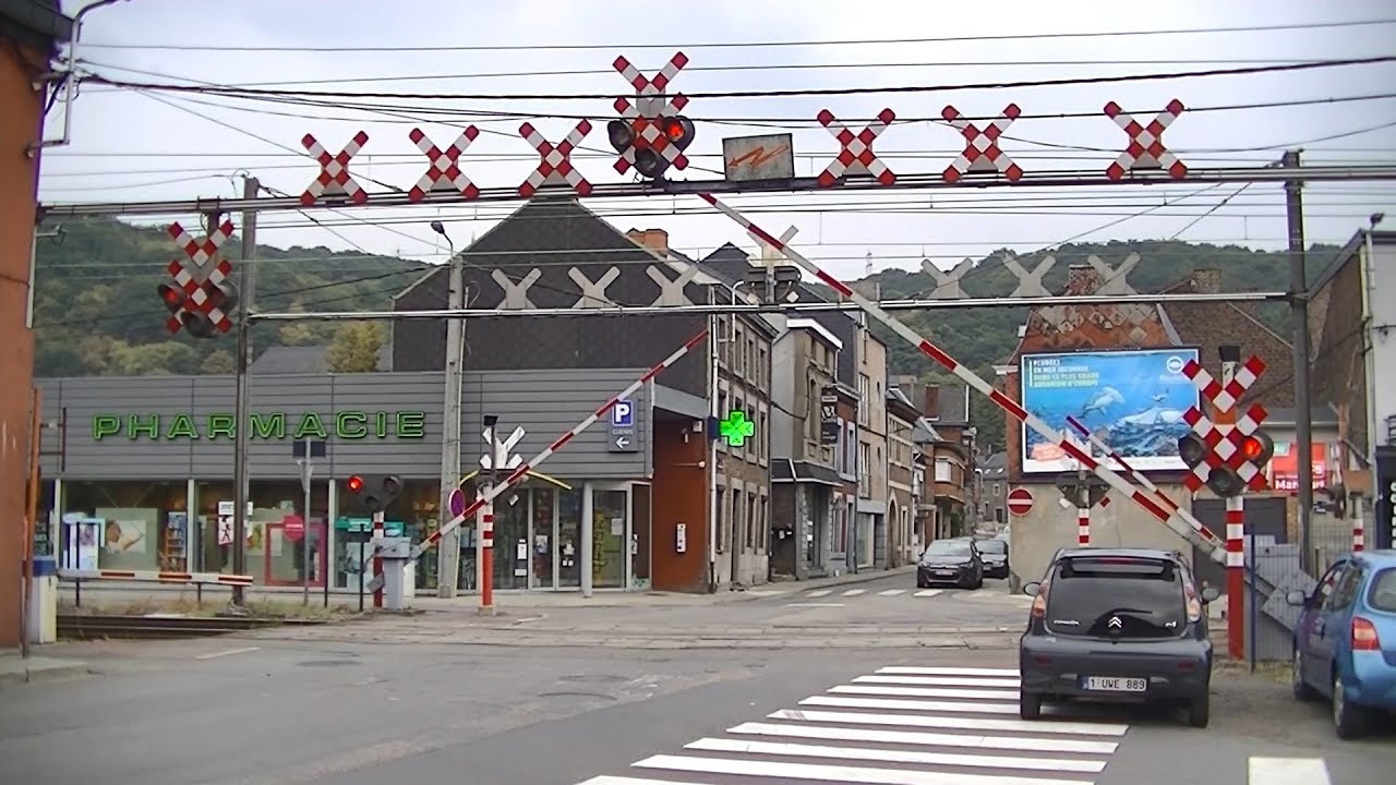 Spoorwegovergang Wandre (B) // Railroad crossing // Passage à niveau
