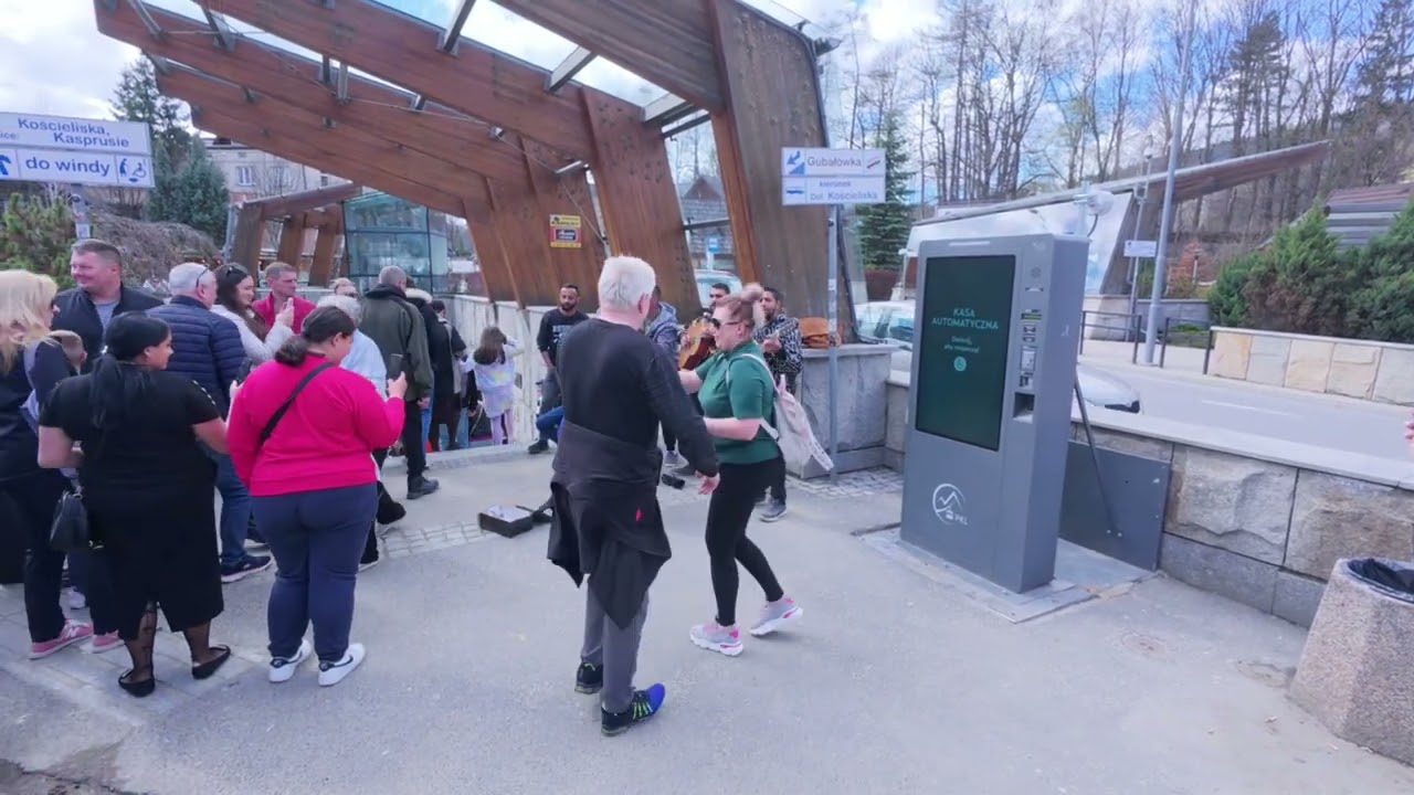Zakopané (Krupówki) 🇵🇱 -  slovenský Rómovia. 19.4.2025
