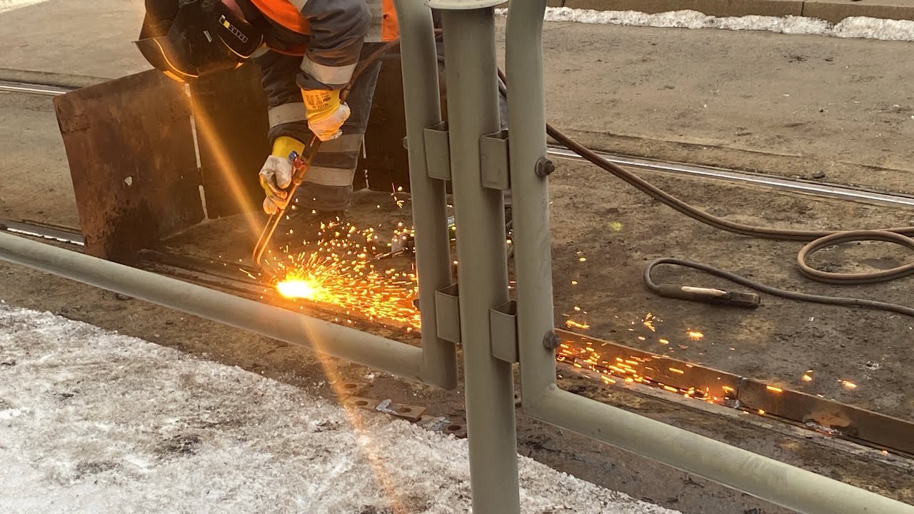 Wykolejenie Tramwaju na Placu Miarki w Katowicach i naprawy torowiska