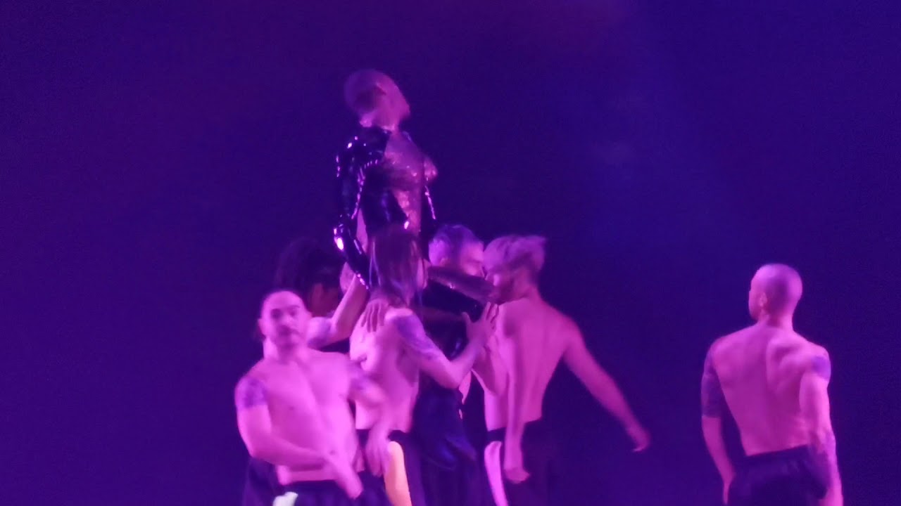 Christina Aguilera - The Xperience Las Vegas :  Glam + Candyman / WooHoo / Bionic