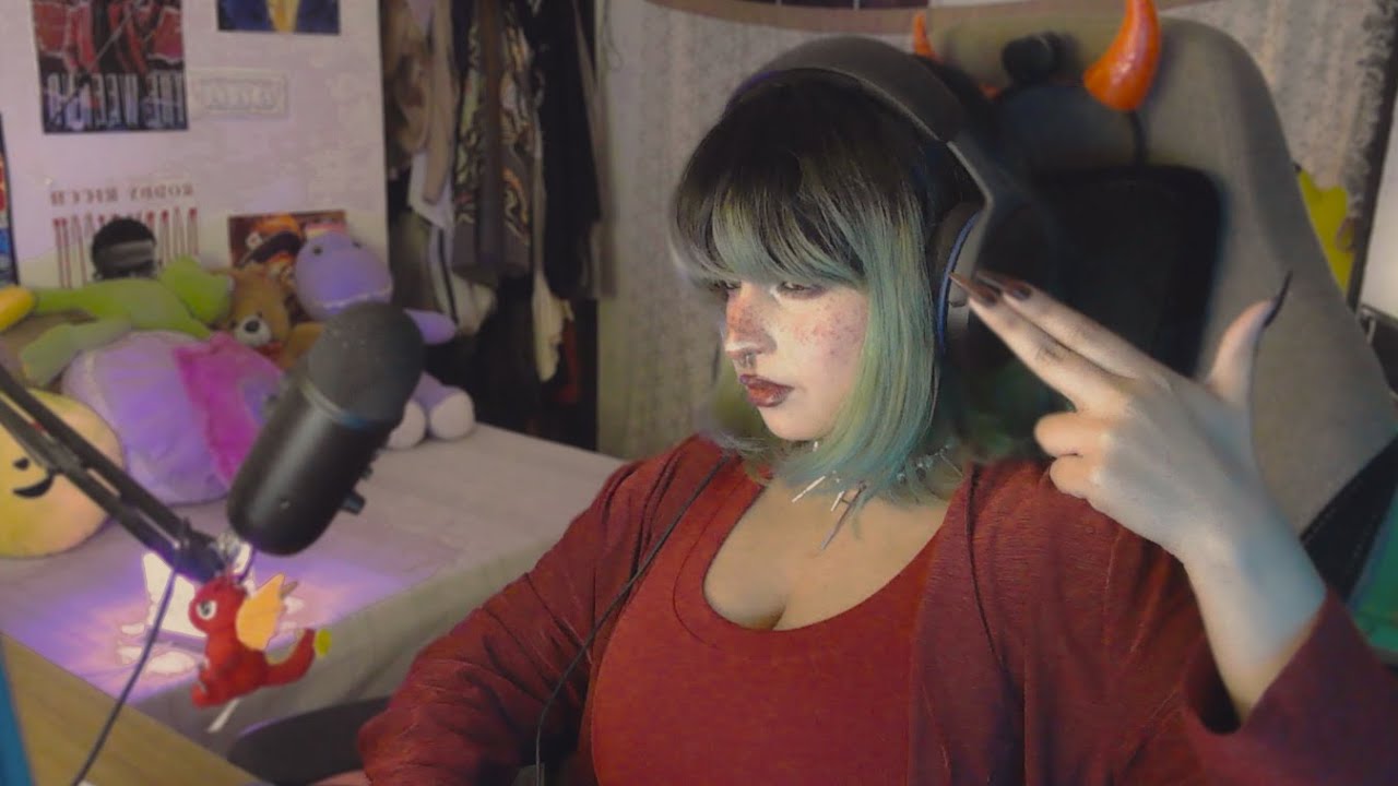 STARTING A NEW WORLD IN MINECRAFT | LIVE #valorant #gamergirl #uwu #egirl #valorantindia