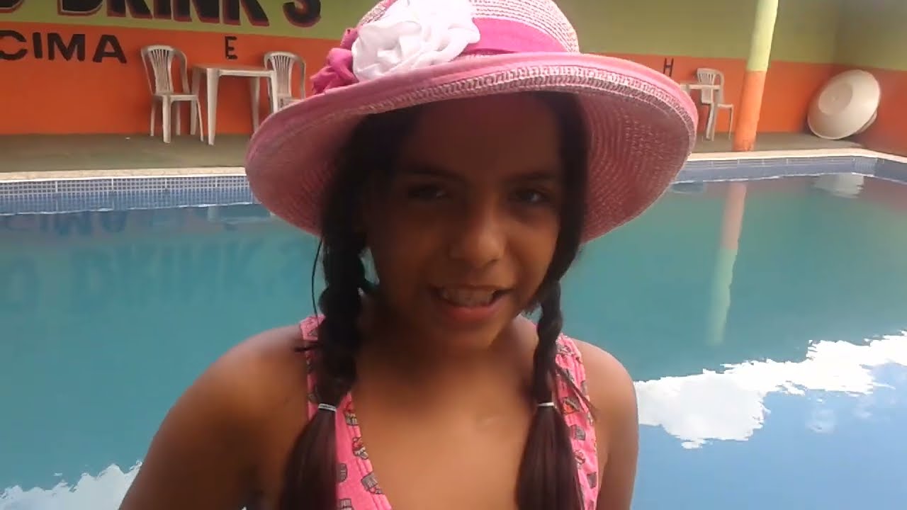 Meu dia na piscina, cuida!#seinscrevanocanal #viralvideo #darlike #piscina#dialindo#dianapiscina