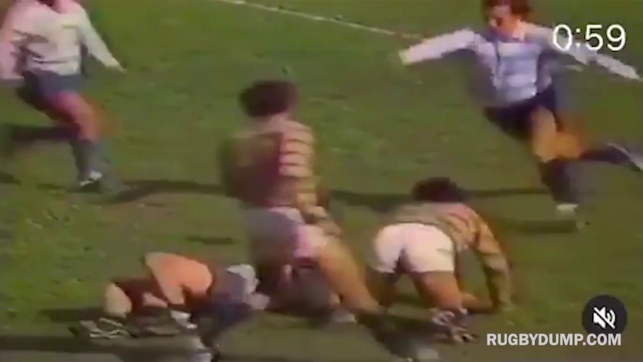 Hugo Porta sets up try with amazing footwork