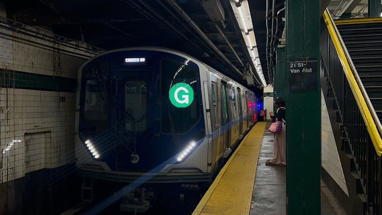 IND Crosstown Line: Bklyn and Court Square bound (G) Trains @ 21st Street (R46, R68, R211T)