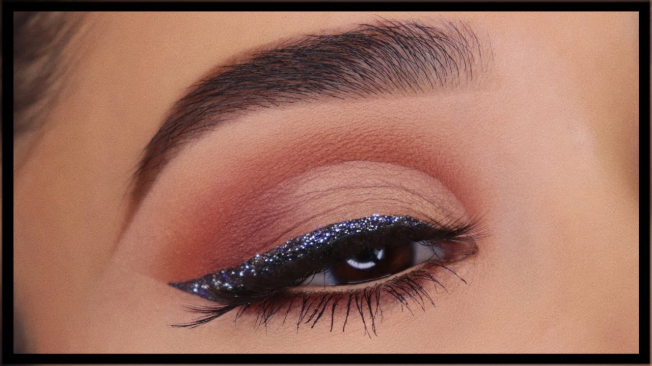 Nude Cut Crease & Glittery Eyeliner