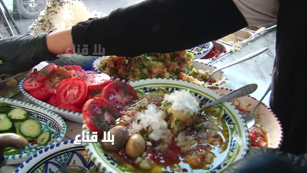 أول صحفة ثوم بعظم عربي في تونس..صحين يعمل الكيف في عز البرد و بنة لاتقاوم..اقبال عجيب واكتظاظ كبير!!