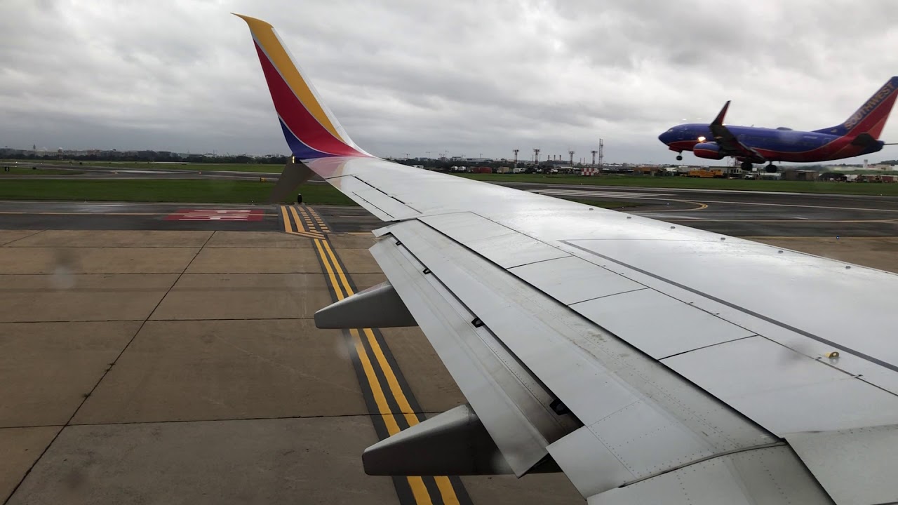 Southwest Airlines Takeoff Washington DC - Boeing 737-8H4