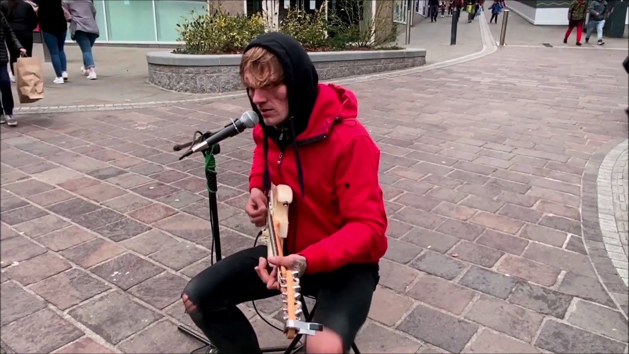 BRADFORD & HALIFAX Busker, 