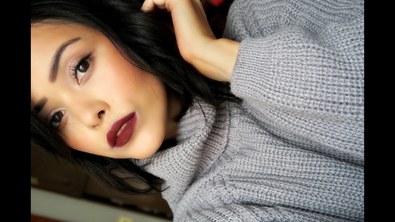 Labios oscuros y ojos naturales ||| Lilia Cortés
