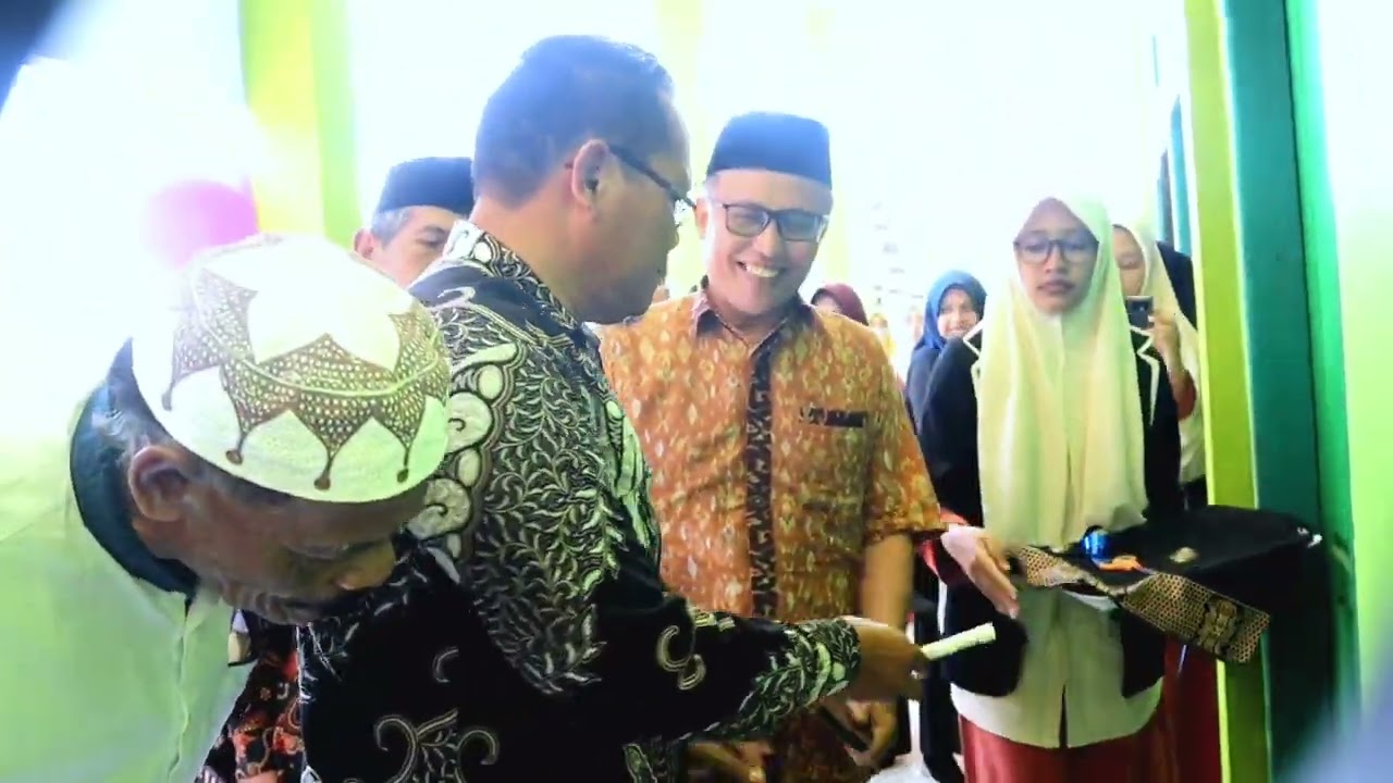 Tasyakuran Peresmian Gedung kelas Aliyah Al-Falah Lemahabang