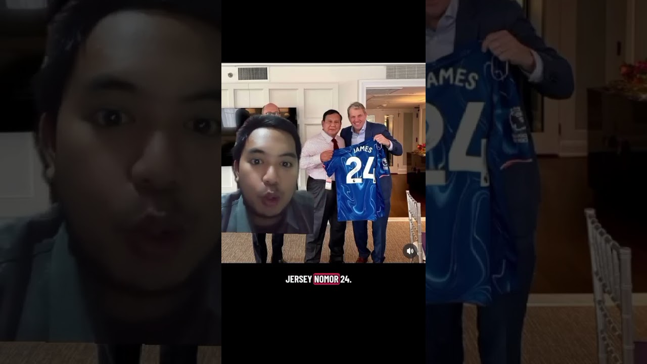 Prabowo Subianto Dapat Jersey Chelsea 🔥 #prabowo #prabowosubianto #jersey #chelsea #sepakbola