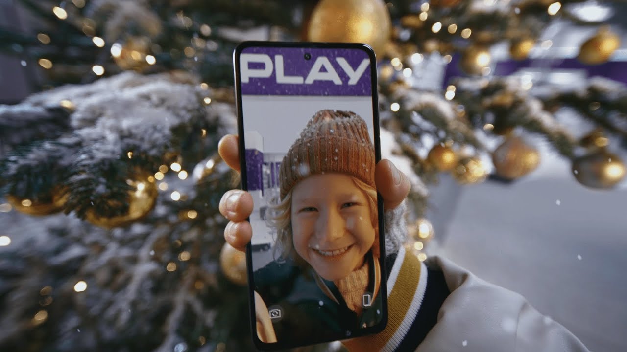 Play z Mikołajem rabaty rozdaje! Na Święta smartfony Samsung nawet 50% taniej.