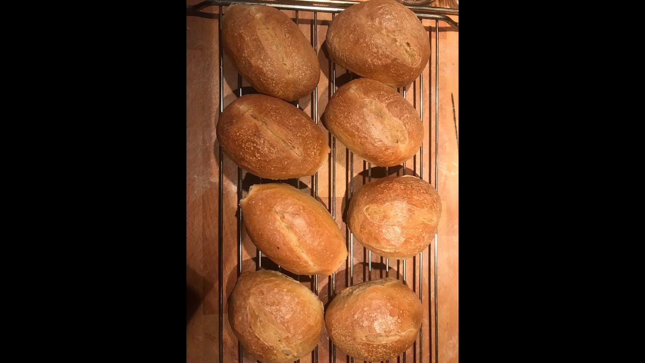Sauerteig Brötchen