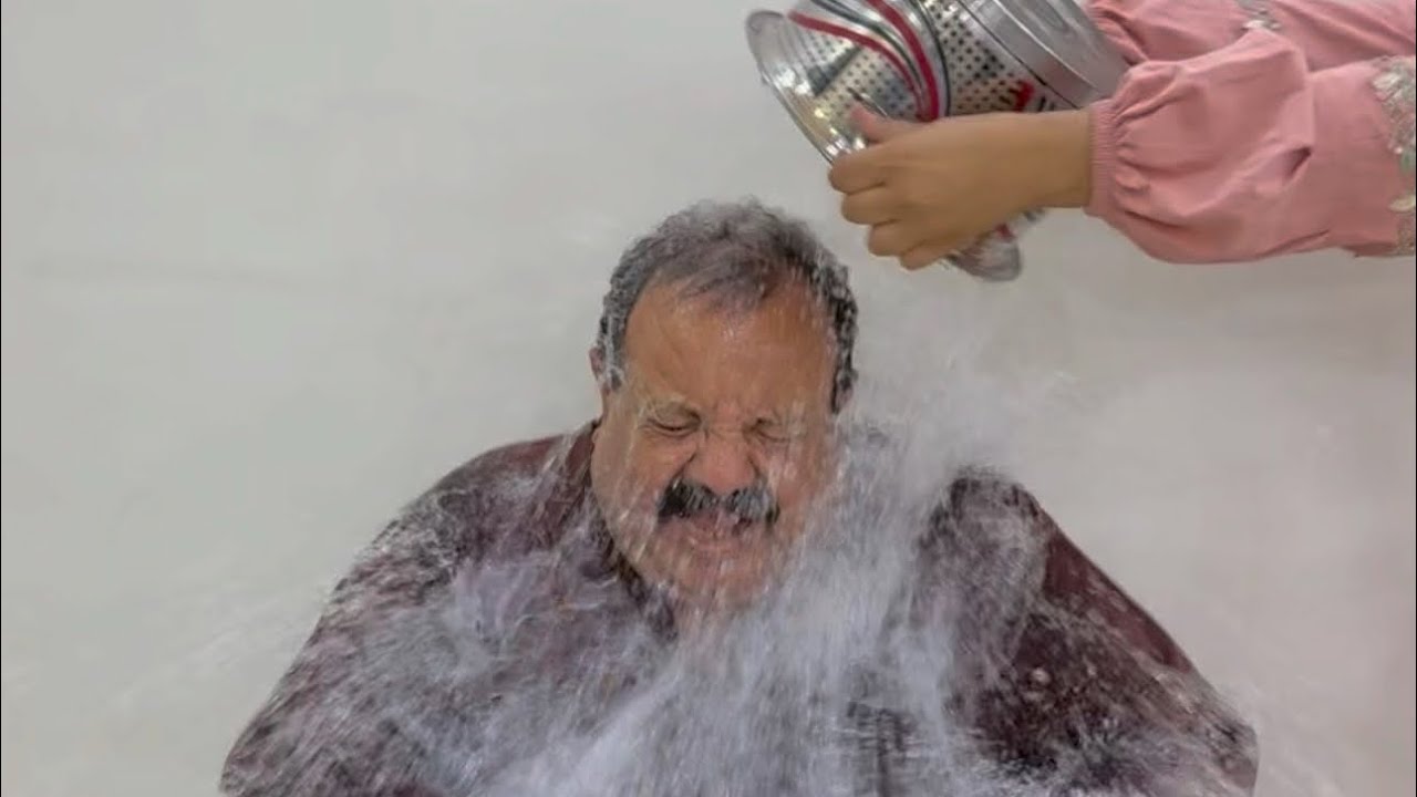 رشت الميه علي حماها المريض    شوف رد فعل زوجها !