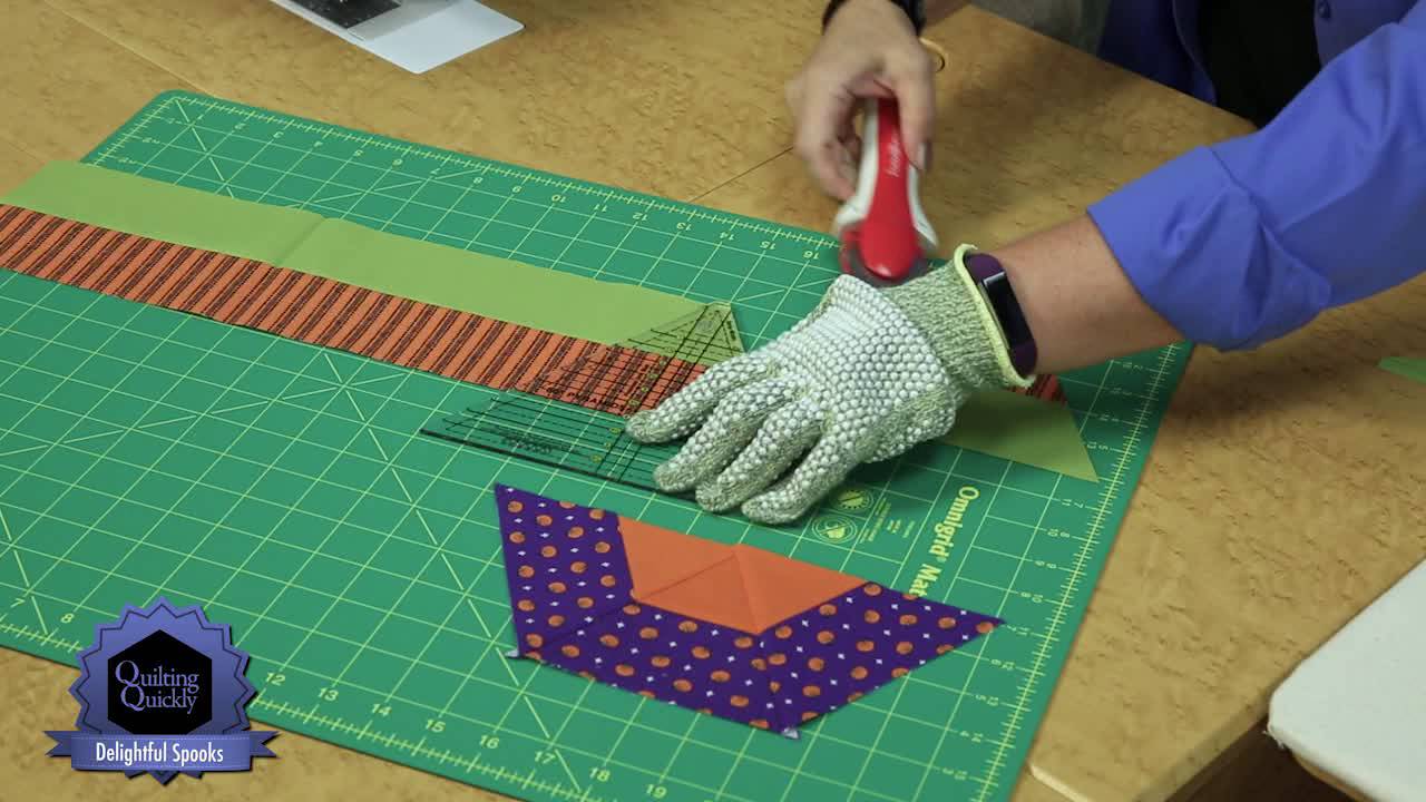 Quilting Quickly - Delightful Spooks Hexagon Halloween Quilt