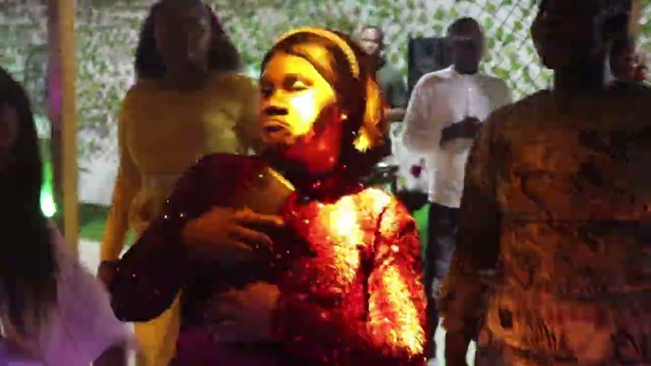 TRAILER CASAL KITOKO