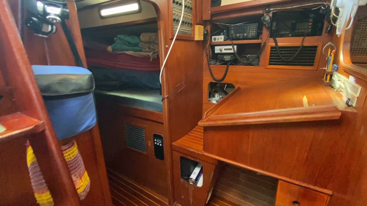 Seahorse: 1986 Bruce Robert's Ketch, 43 Mauritius