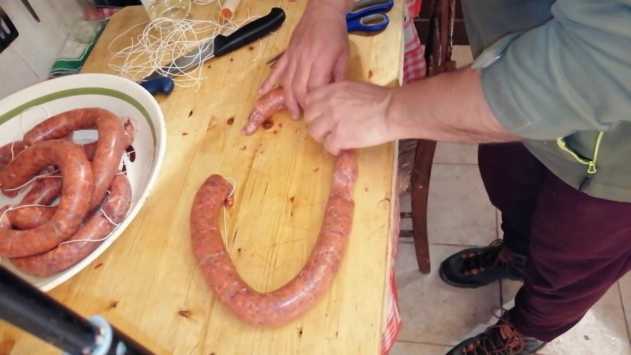 Preparazione delle salsicce con fegato di maiale-da MicheleExpert-Cropalati (Cs)