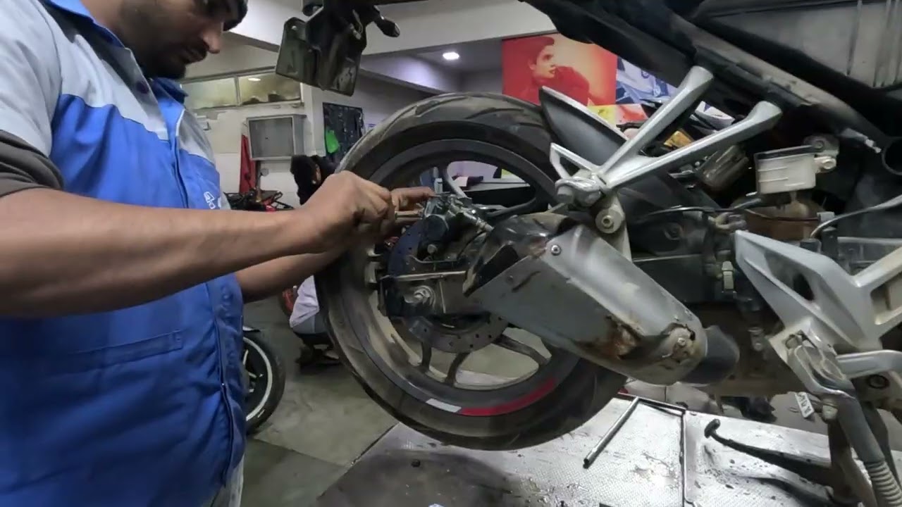 Engine oil se leke genuine parts tak — meri N250 ka complete service, raw and real