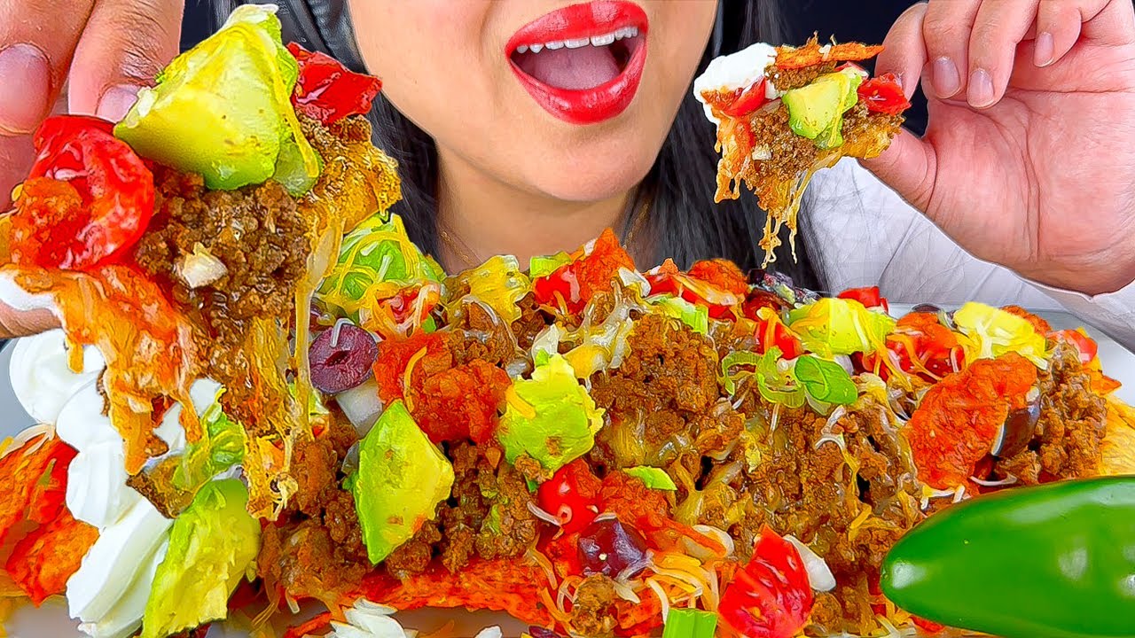 ASMR NACHOS (CRUNCHY EATING SOUNDS)