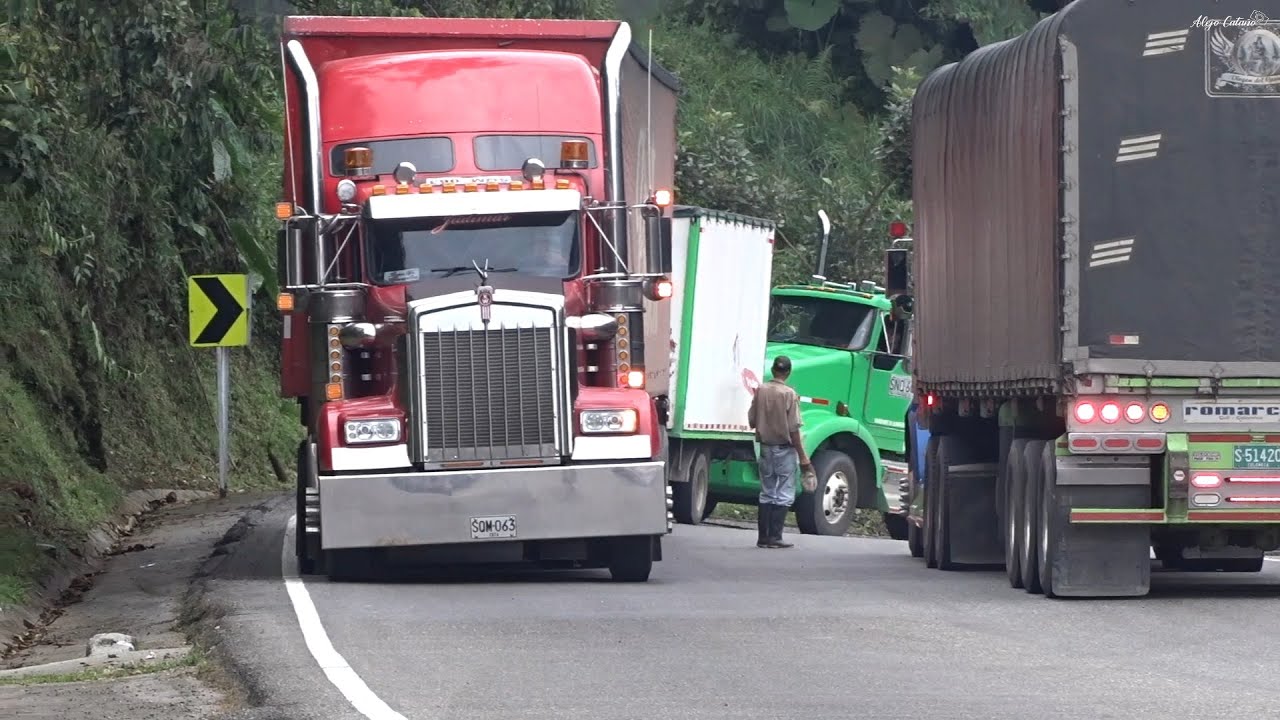 Carretera MUY COMPLICADA a 2000 METROS DE ALTURA! | Carreteras Colombianas | Alejo Trucks