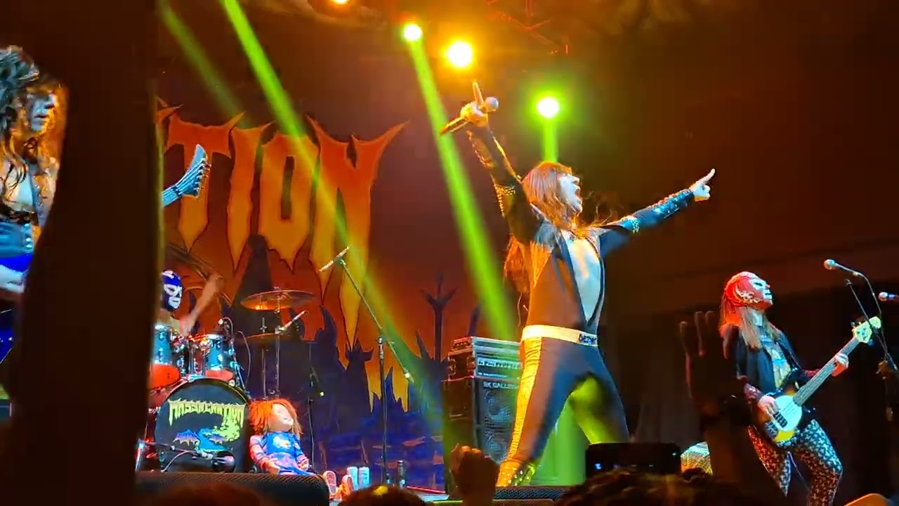 Massacration - Metal Milkshake (Ao Vivo / Live - Circo Voador - Rio de Janeiro / RJ) 2025 4K.