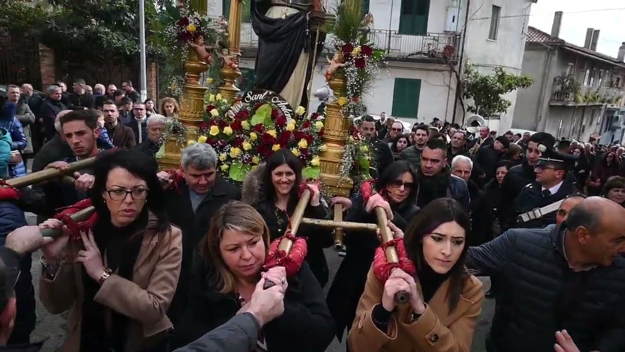 Francica SANT'ANTONIO ABATE festa Gen. 2023. Momenti processionli allietati dal ballo dei giganti.