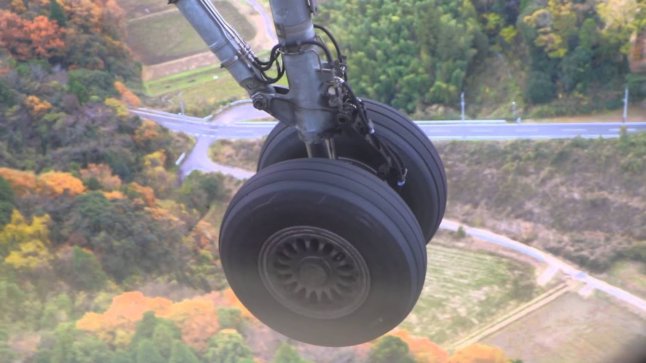 ギア中心！ボンバルディアDHC8-Q400 成田空港ランディング［60fps］