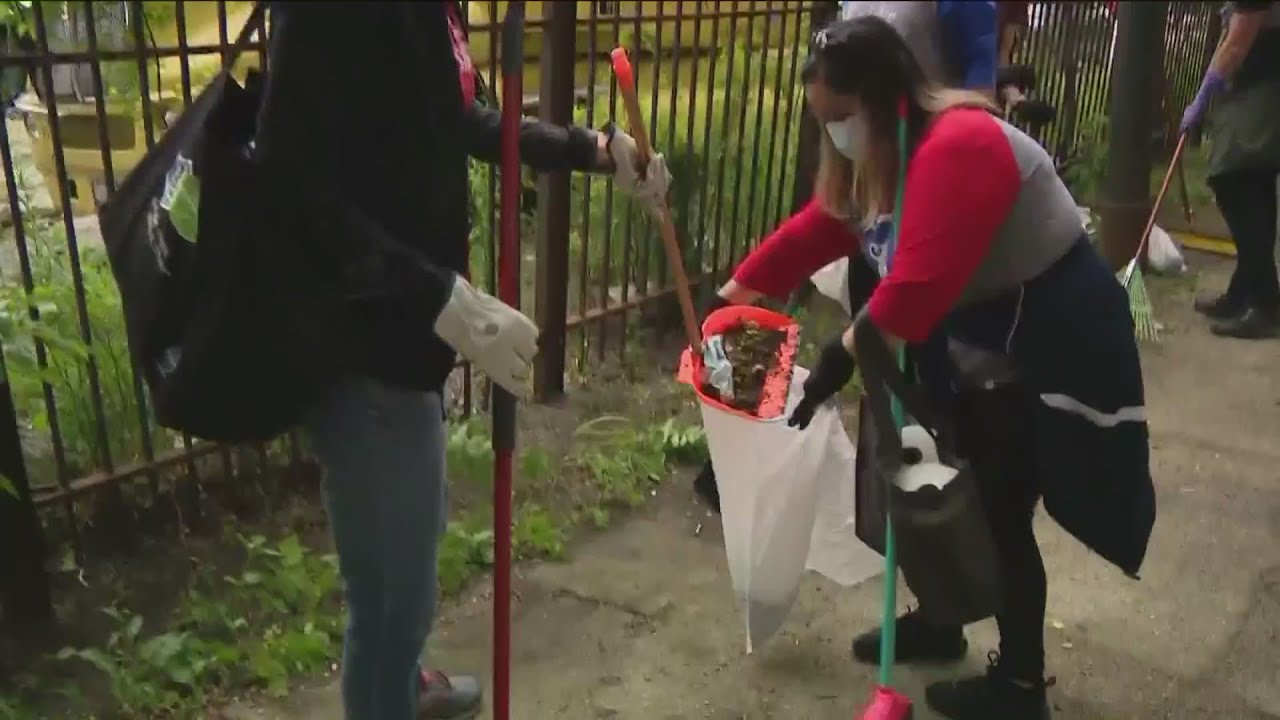 Volunteers clean up West Side neighborhood after days of violence, riots