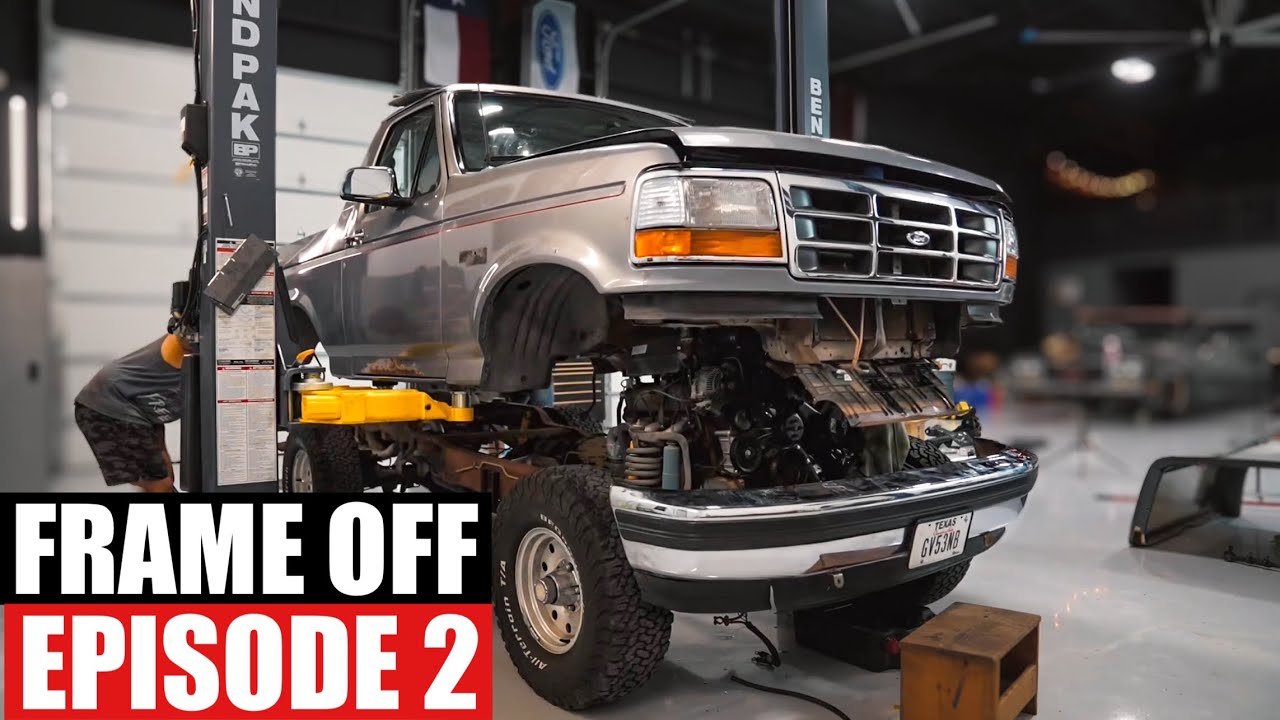 Я вытащил раму из своего Ford Bronco OBS 1994 года.