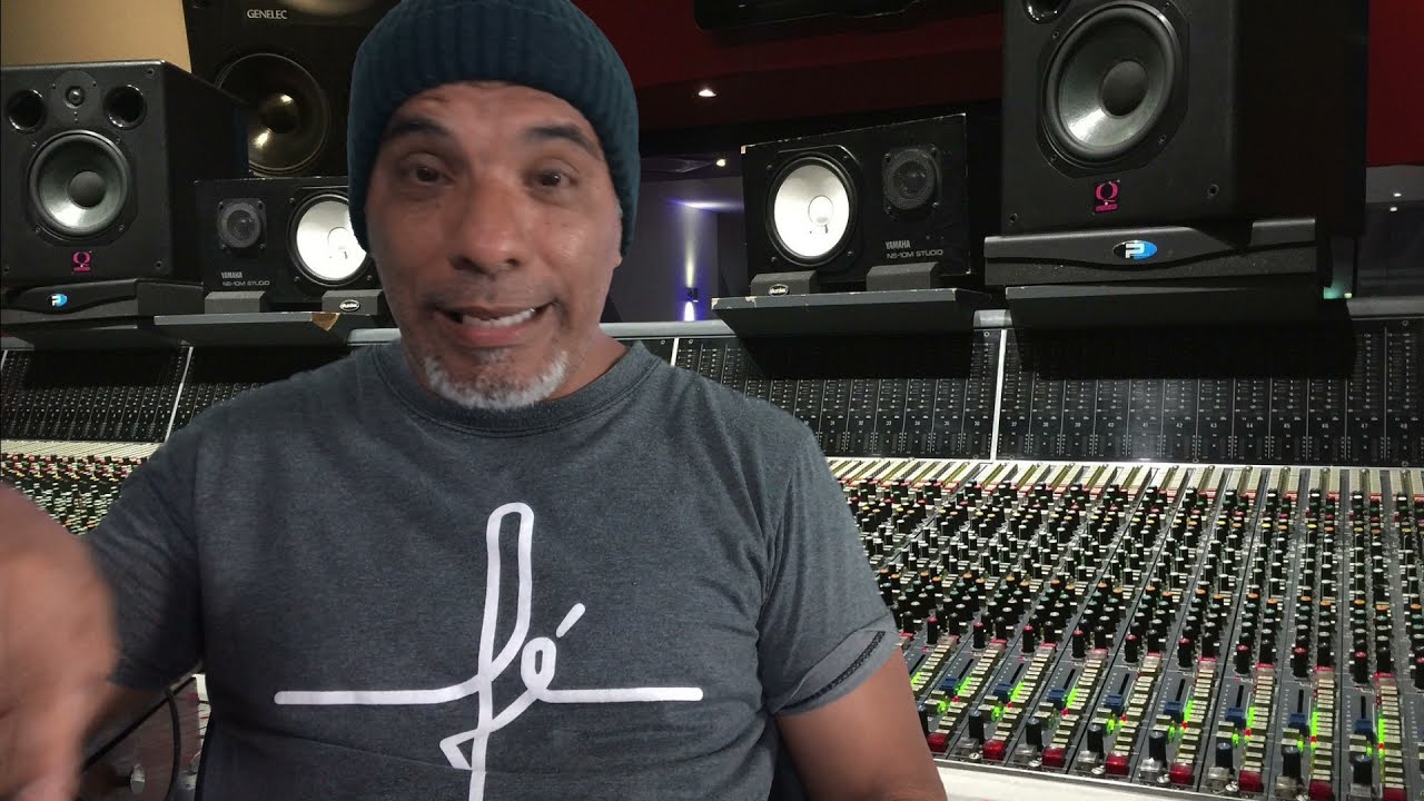 Solo da música- Perfeita é quem te criou.  #36