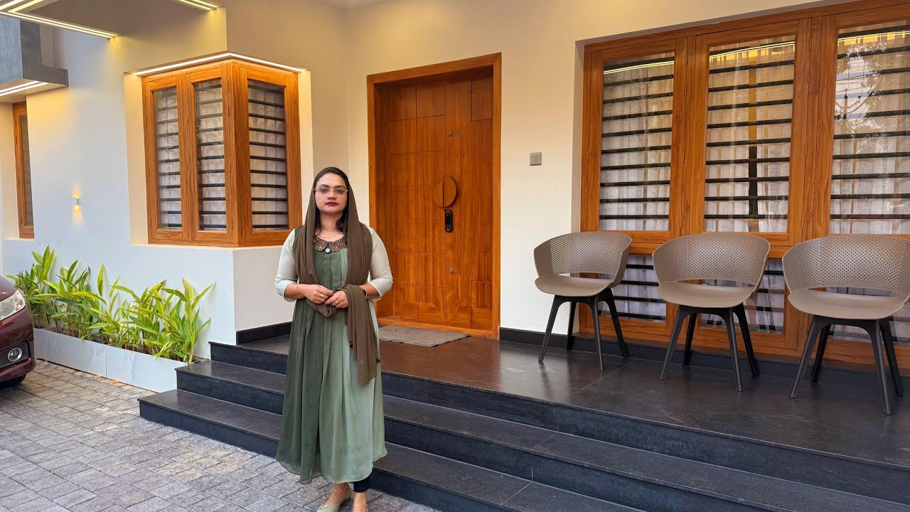 4.7 cent/14 lakhs interior ഓടുകൂടി ഒരു കിടിലൻ വീട്/2200 sqft/Stunning interior/home tour malayalam 